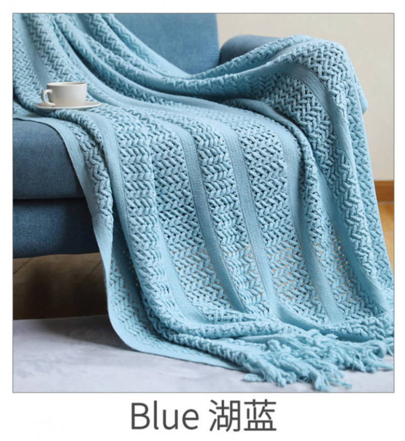 Decorative Throw Blanket With Tassels