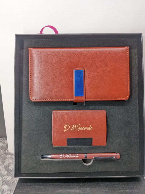 Personalized Portable Notebook, Card Holder And Pen Gift Set